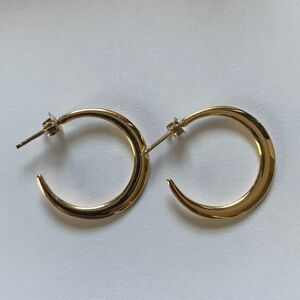 Mejuri gold hoops